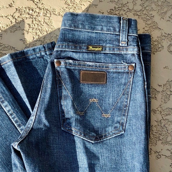 WRANGLER STRAIGHT LEG JEANS WITH ADJ WAIST SZ 14 - Picture 7 of 9